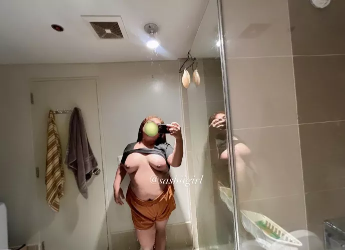 felt curvy with this pic 🙂🤣