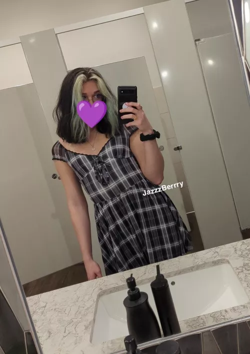 femboy in da dress