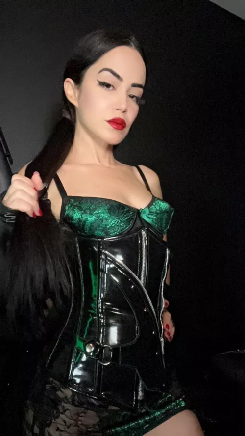 First impressions of my gothic outfit