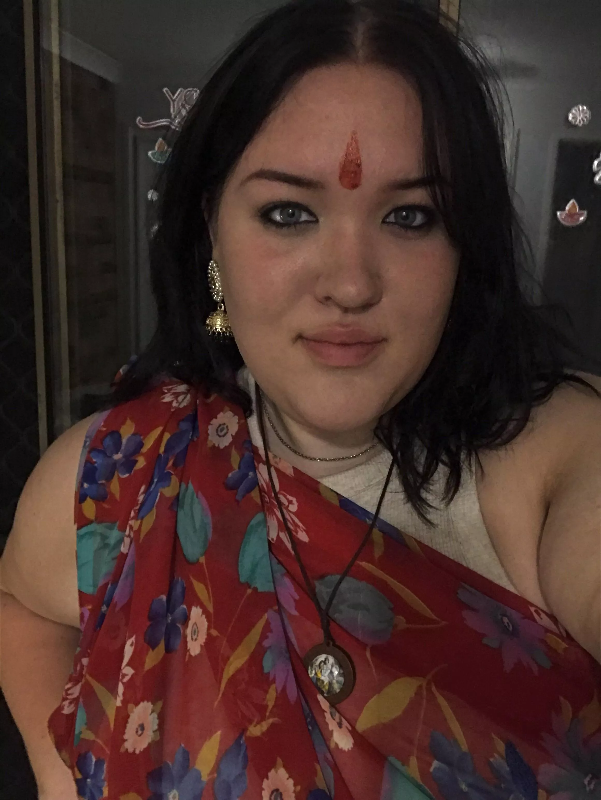 happy diwali! (well, posting this a little late 🤭) whether you celebrate or not, i hope you’ve had a day filled with joy🤎