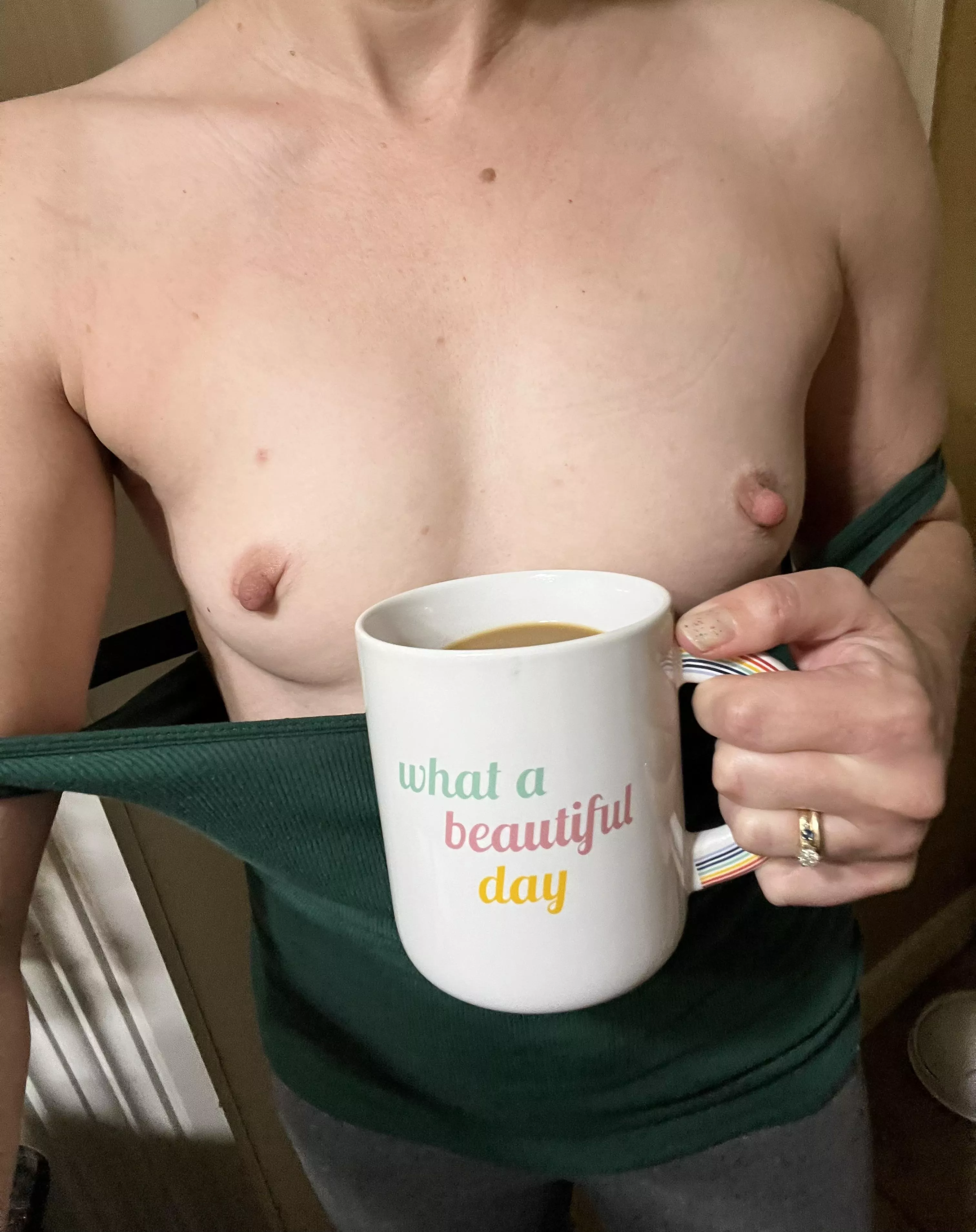 Have a beautiful day, coffee lovers! 💛