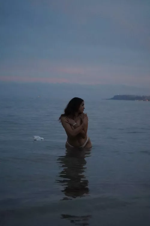 I can be spontaneous if you are into intimate beach adventures