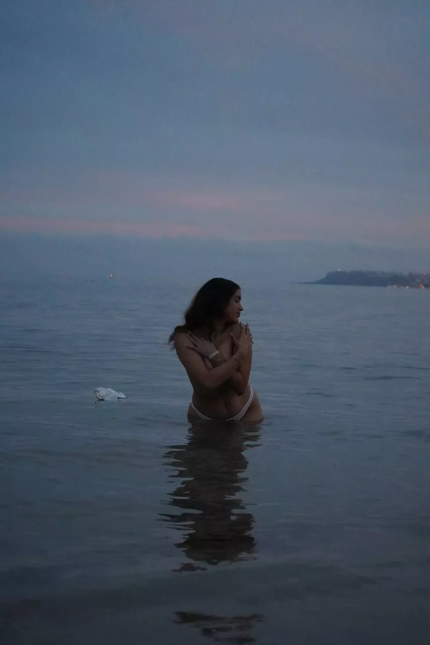 I can be spontaneous if you are into intimate beach adventures