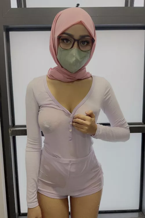 I'm curious who had a hard cock when they viewed this.