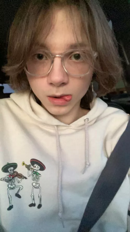 No makeup lol I’m a bit nervous