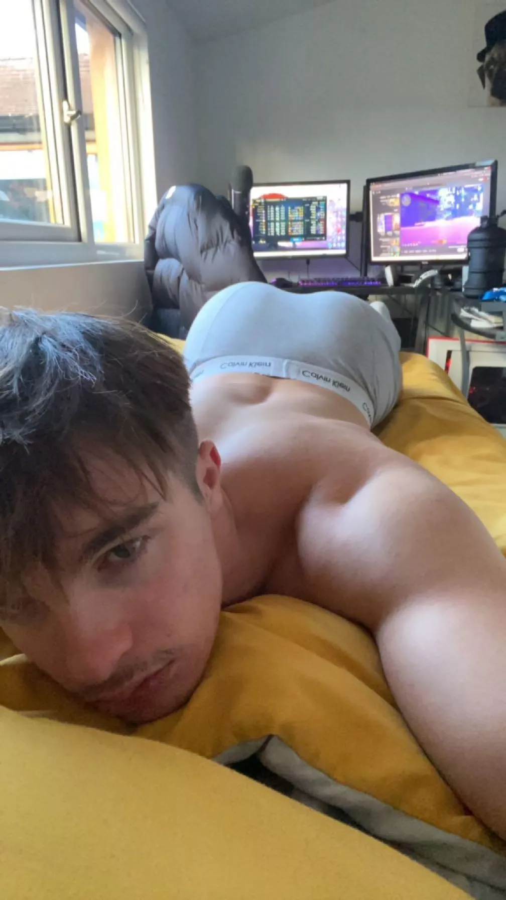 Say ''yes'' if you like big booties