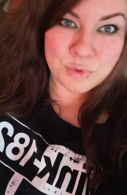 Who else loves a lazy Sunday? 🖤🖤