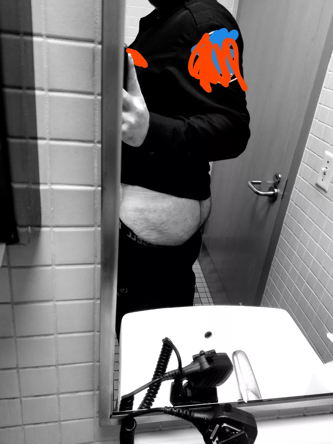 You all don't mind a secretly bi 👮‍♂️ right??? Shhh narried oral bottom here. Lol