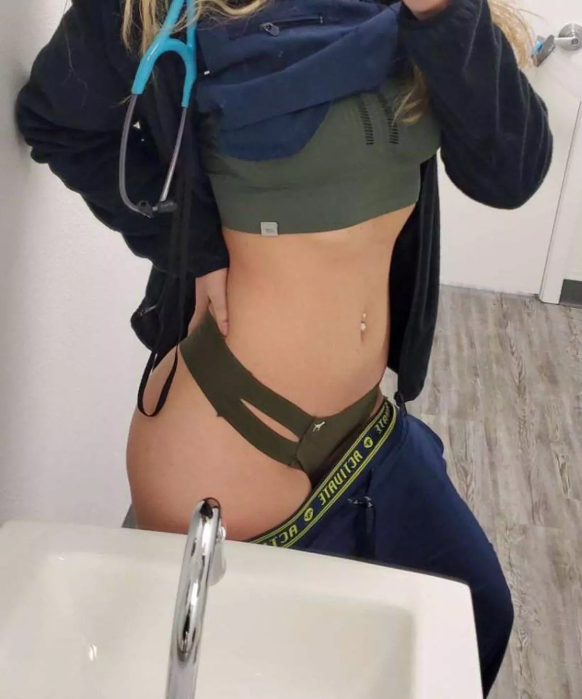 [27F] wishing I could take advantage of a doctor!