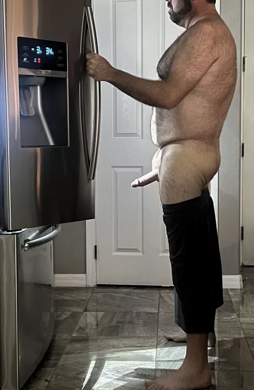 [47] Midnight snack?