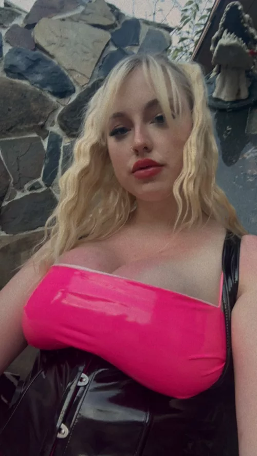 Be a good boy and get down for me