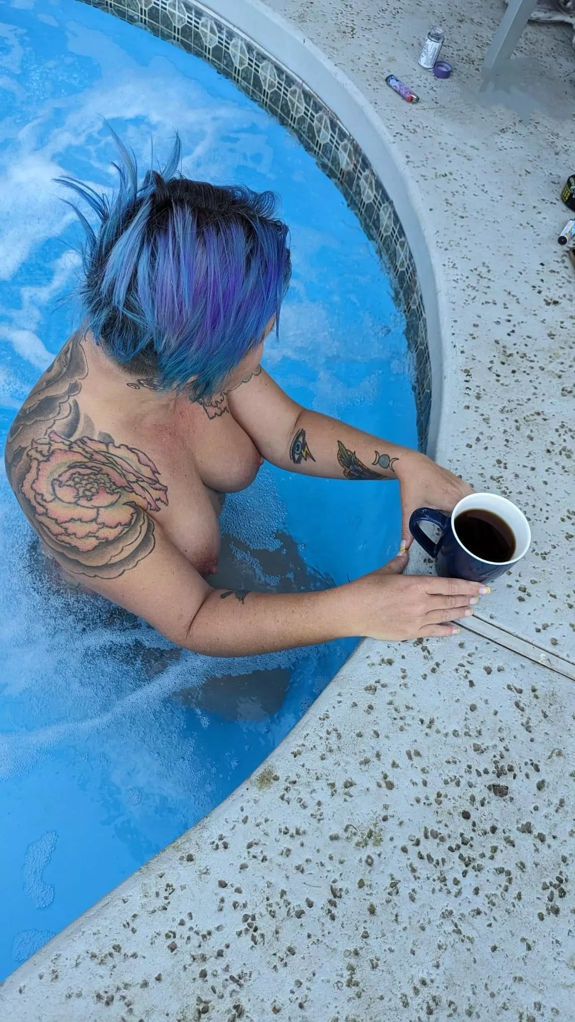 Bed head in the hot tub with today's coffee. Wonder what i was up to last night... 😘