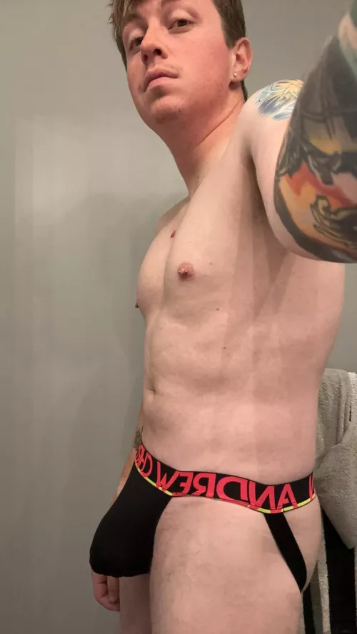 Do I fill this jock out nicely?
