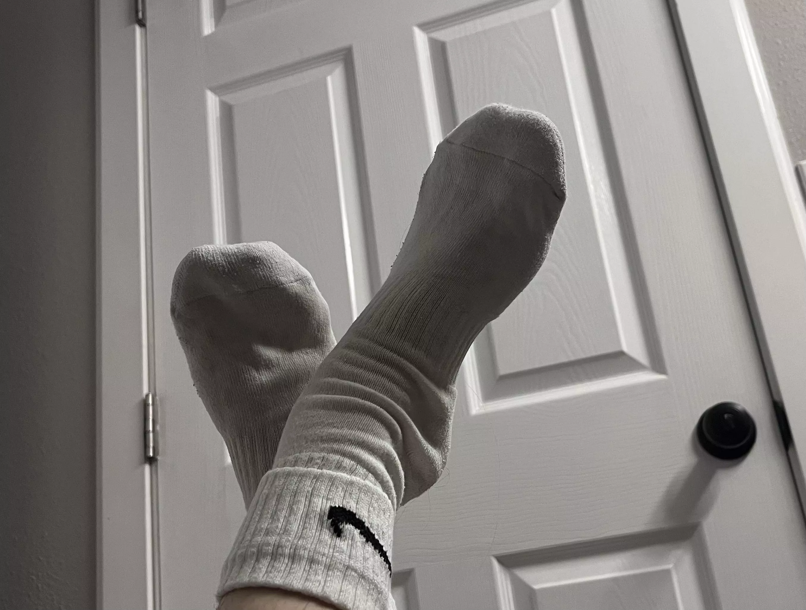 I want you to cum on my feet while they are up in the air [f]