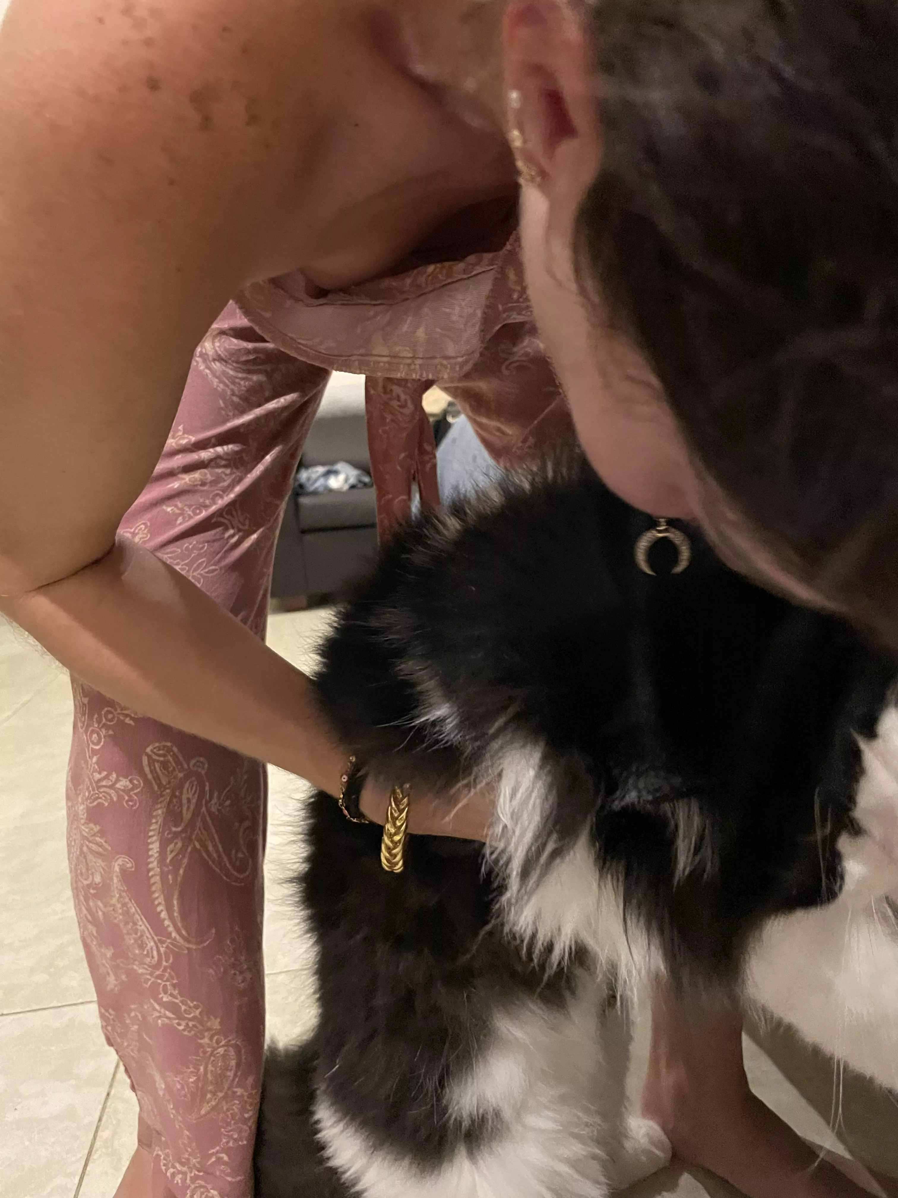 Is it wrong to bend to carry my cat?