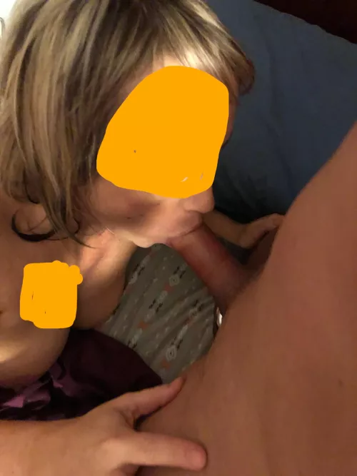 Leave your age if you want her to do this to you?