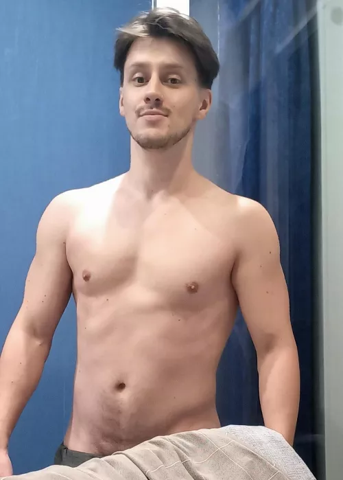 Made some progress in the gym, but i still feel a bit insecure inside about body
