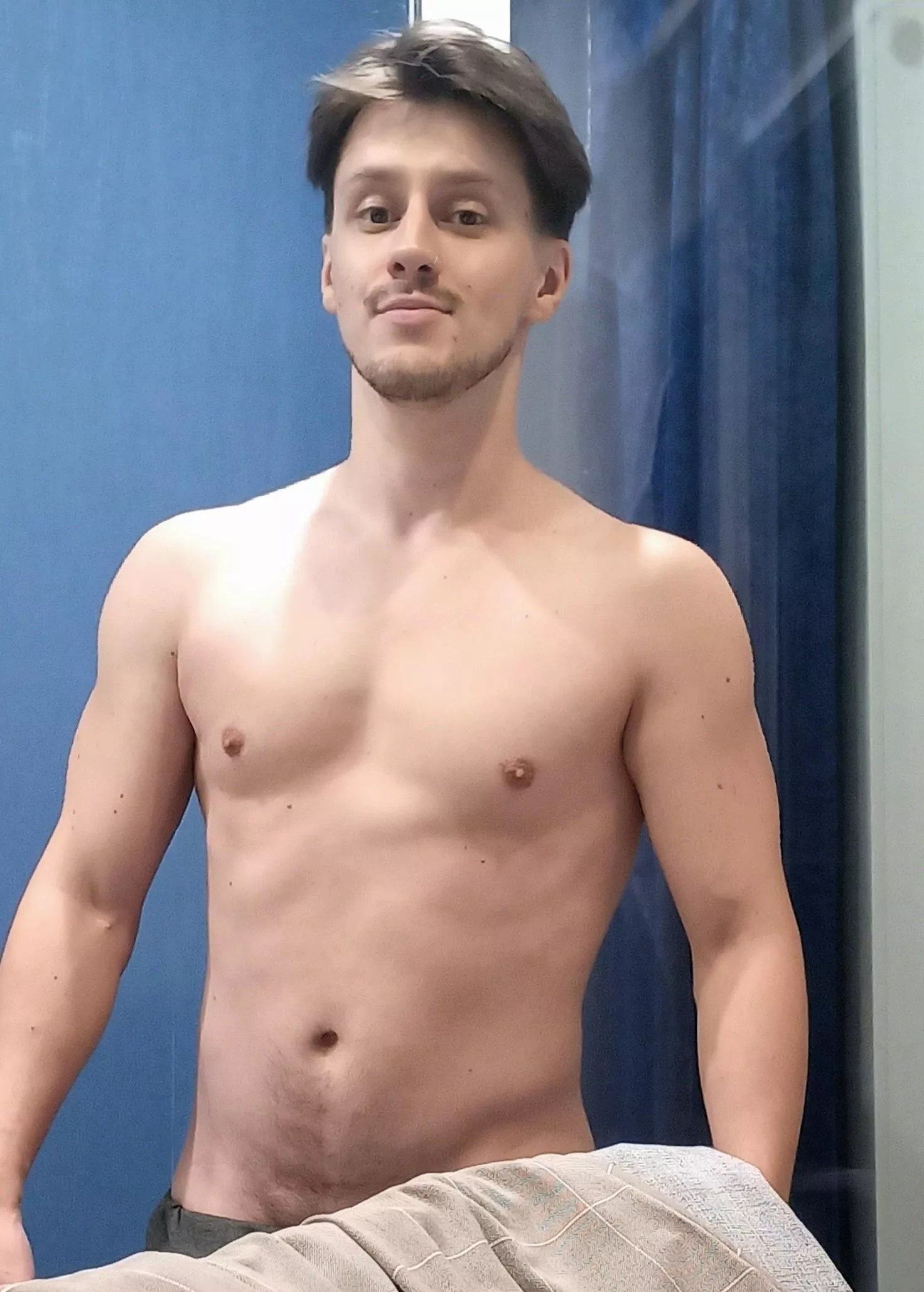 Made some progress in the gym, but i still feel a bit insecure inside about body