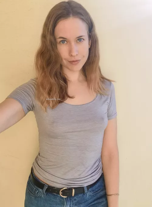 No make up, no bra... I don't care if people don't like it 😁