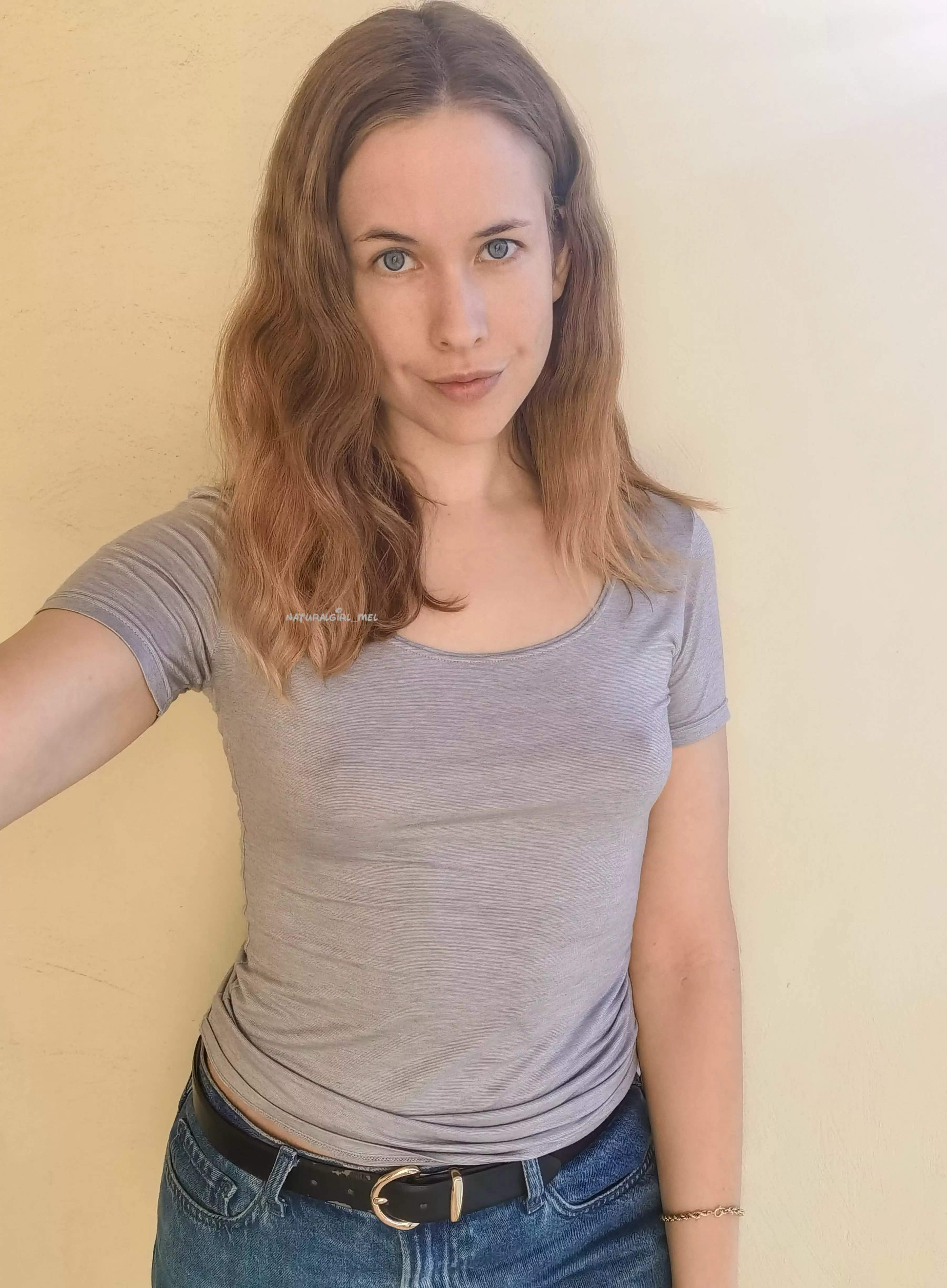 No make up, no bra... I don't care if people don't like it 😁