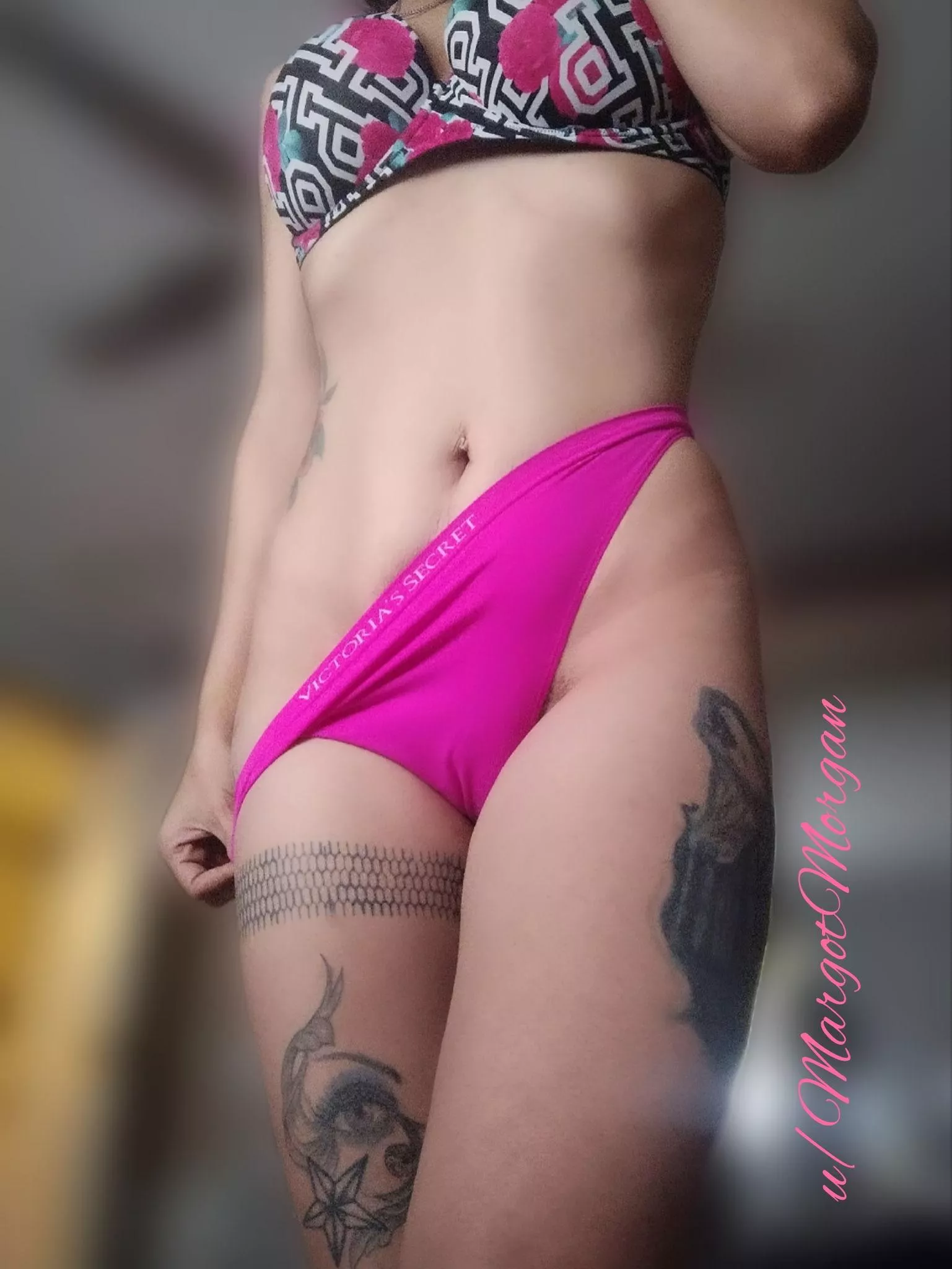 Oh, you want to sniff my panties while you stroke your cock for me? I can't think of anything hotter😍 [pty]
