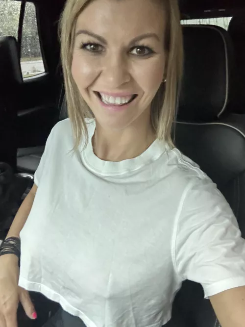 School pickup with no bra, this could be fun!