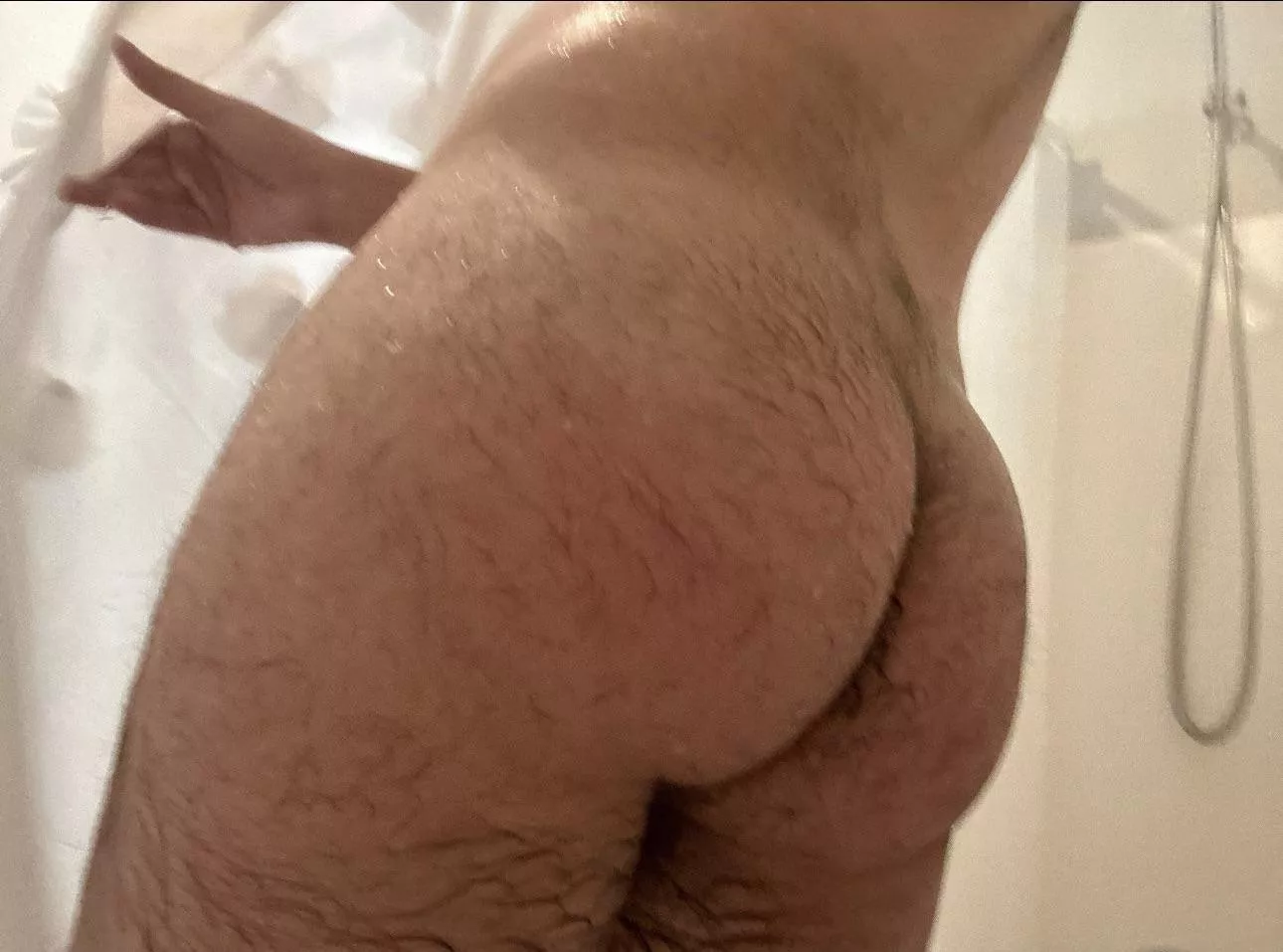 Take my virginity away in the shower daddy😫