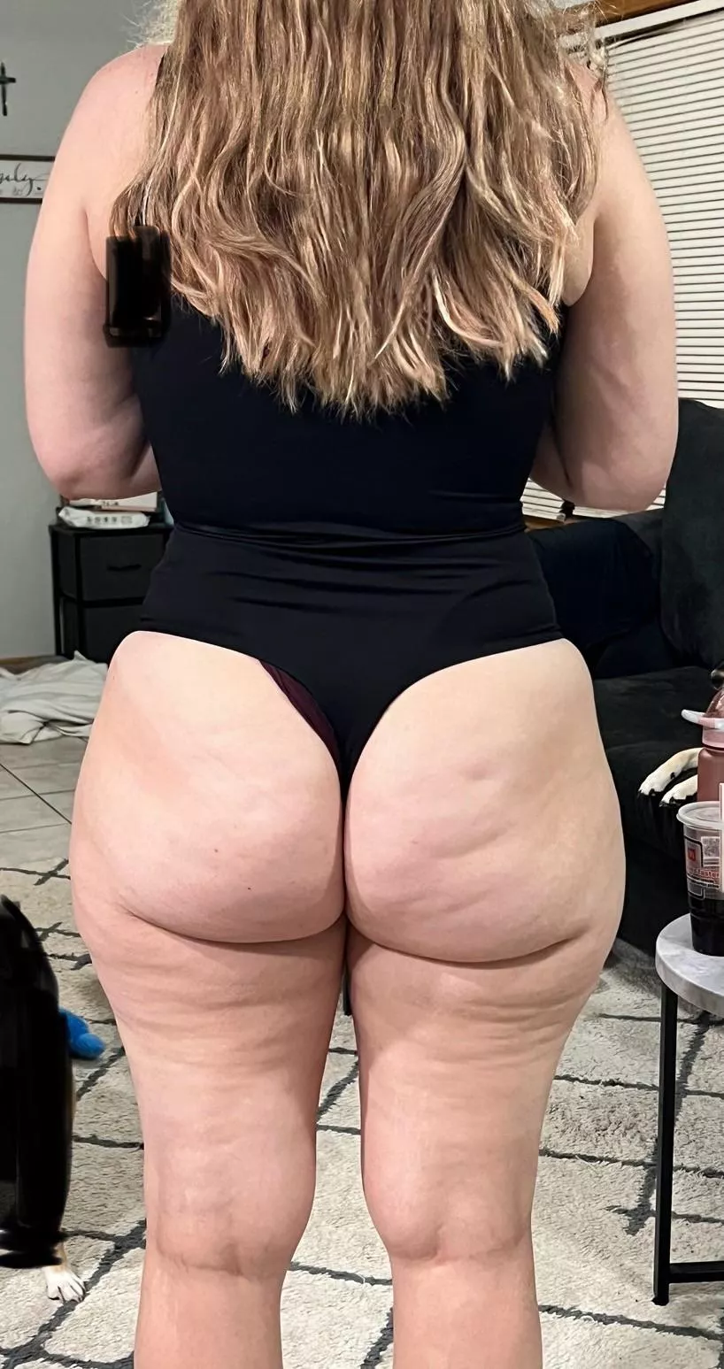 This big white wife ass is ready to be used this morning