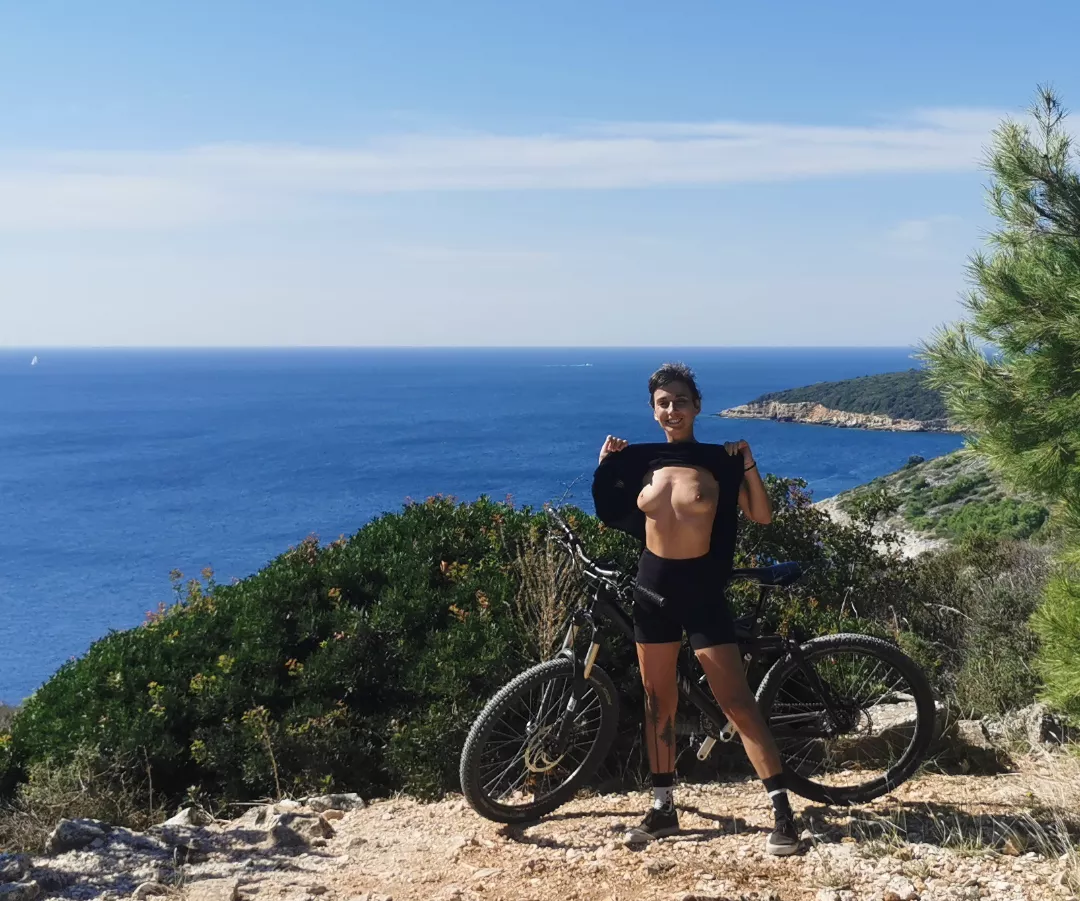 What?! Sweath was running between my boobs, I needed to do this to cool off!