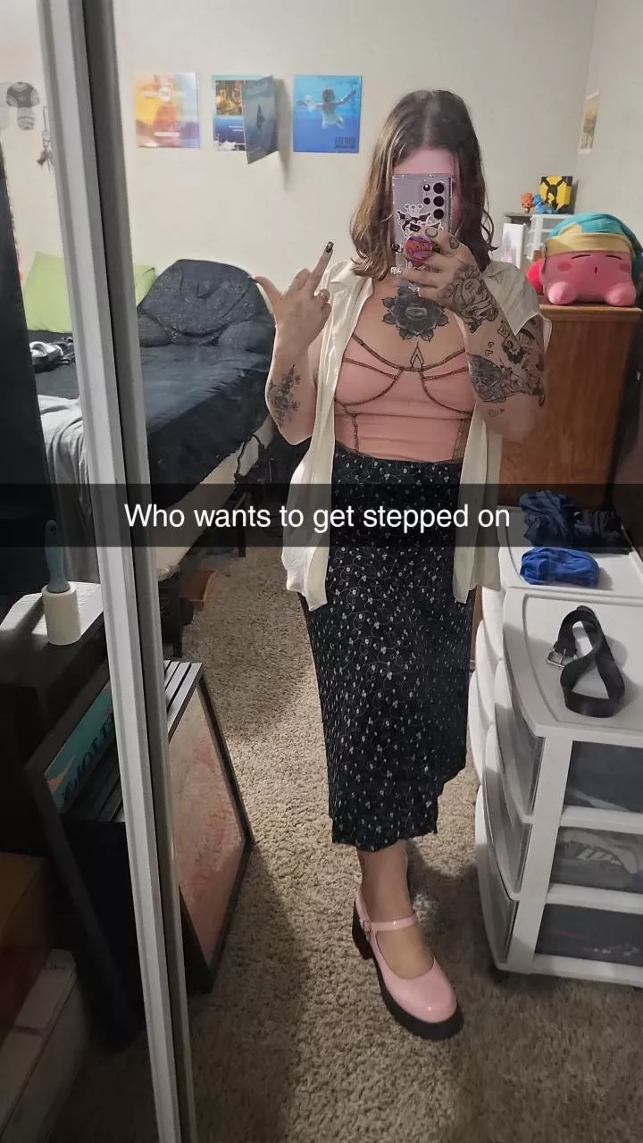 Who wants to be stepped on 😈 (@groovybaby97) [onlyfans]