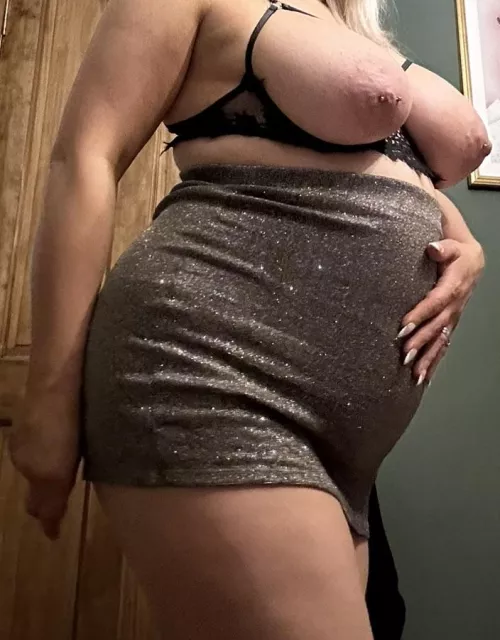 Would you fuck a married pregnant milf infront of her husband?