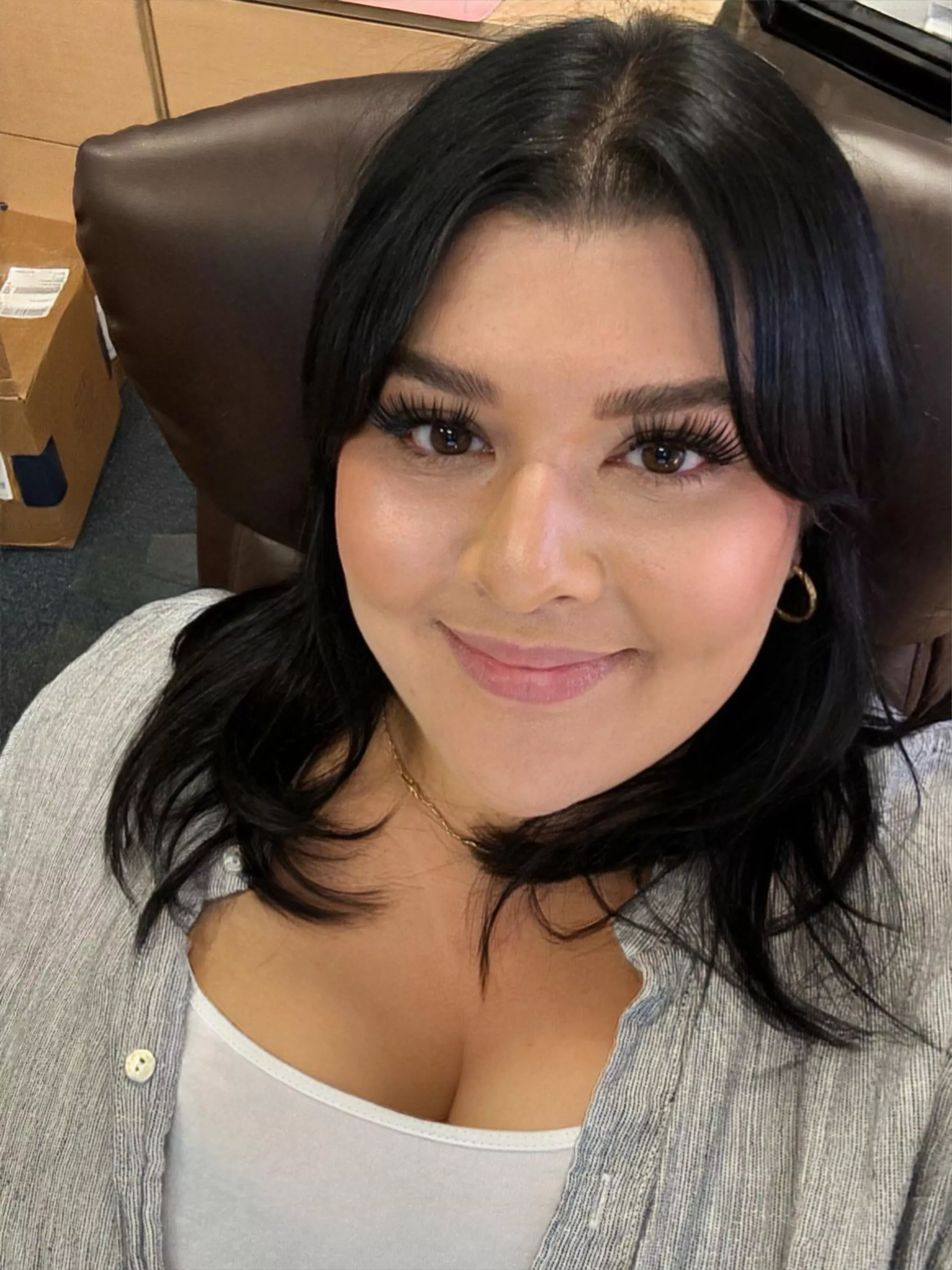 Would you say I have a cute face for a BBW? Here’s a quick work selfie🙆🏻‍♀️