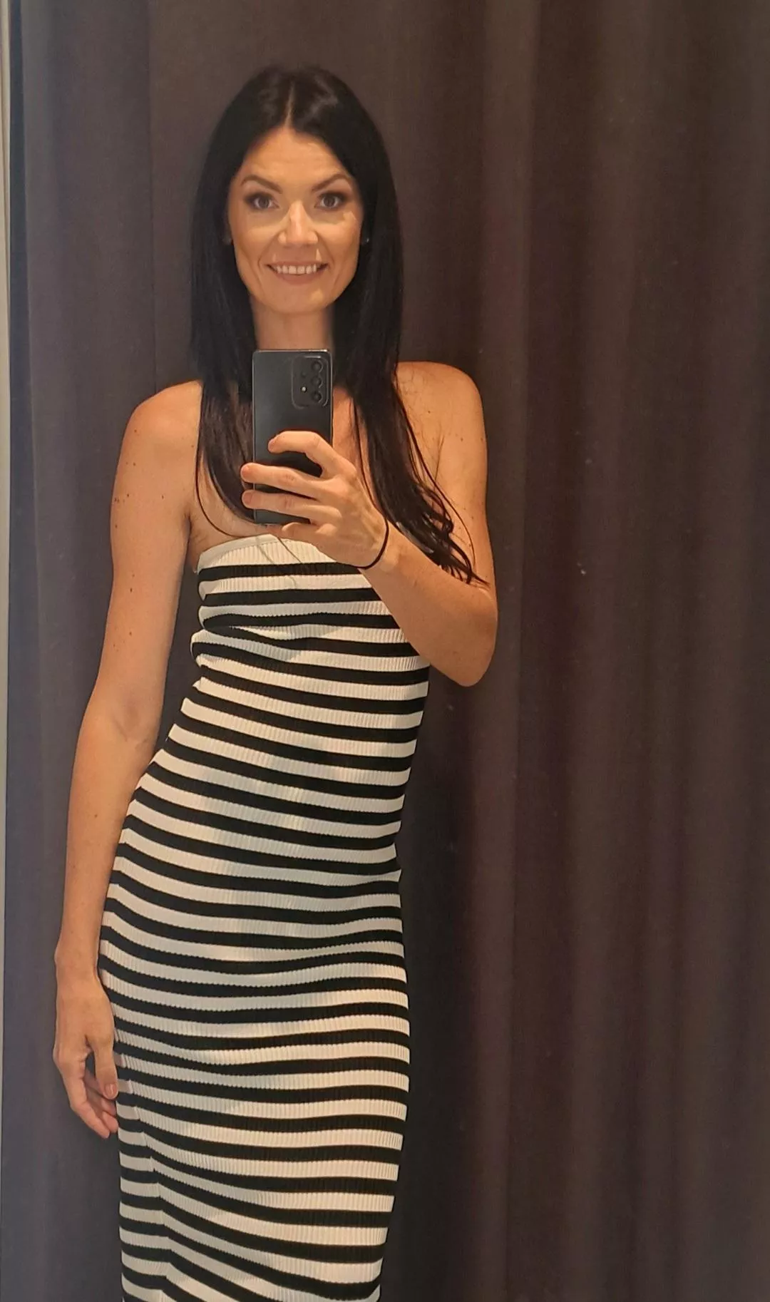 36, Polish, striped dress. Thoughts? 😚