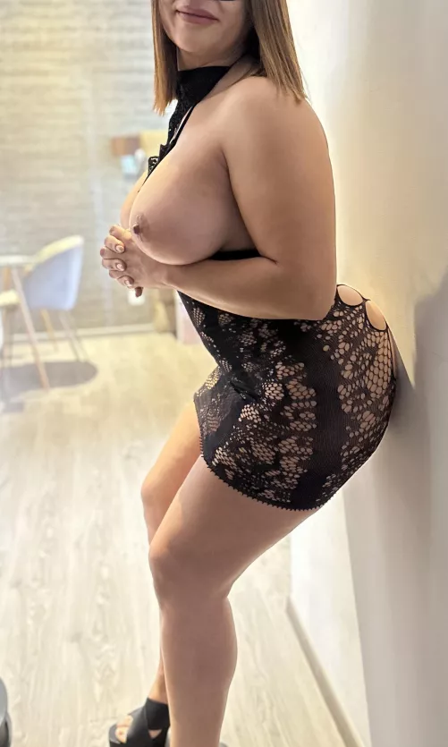 42yo 😖, curious if you’d you still fuck me on the first date ?