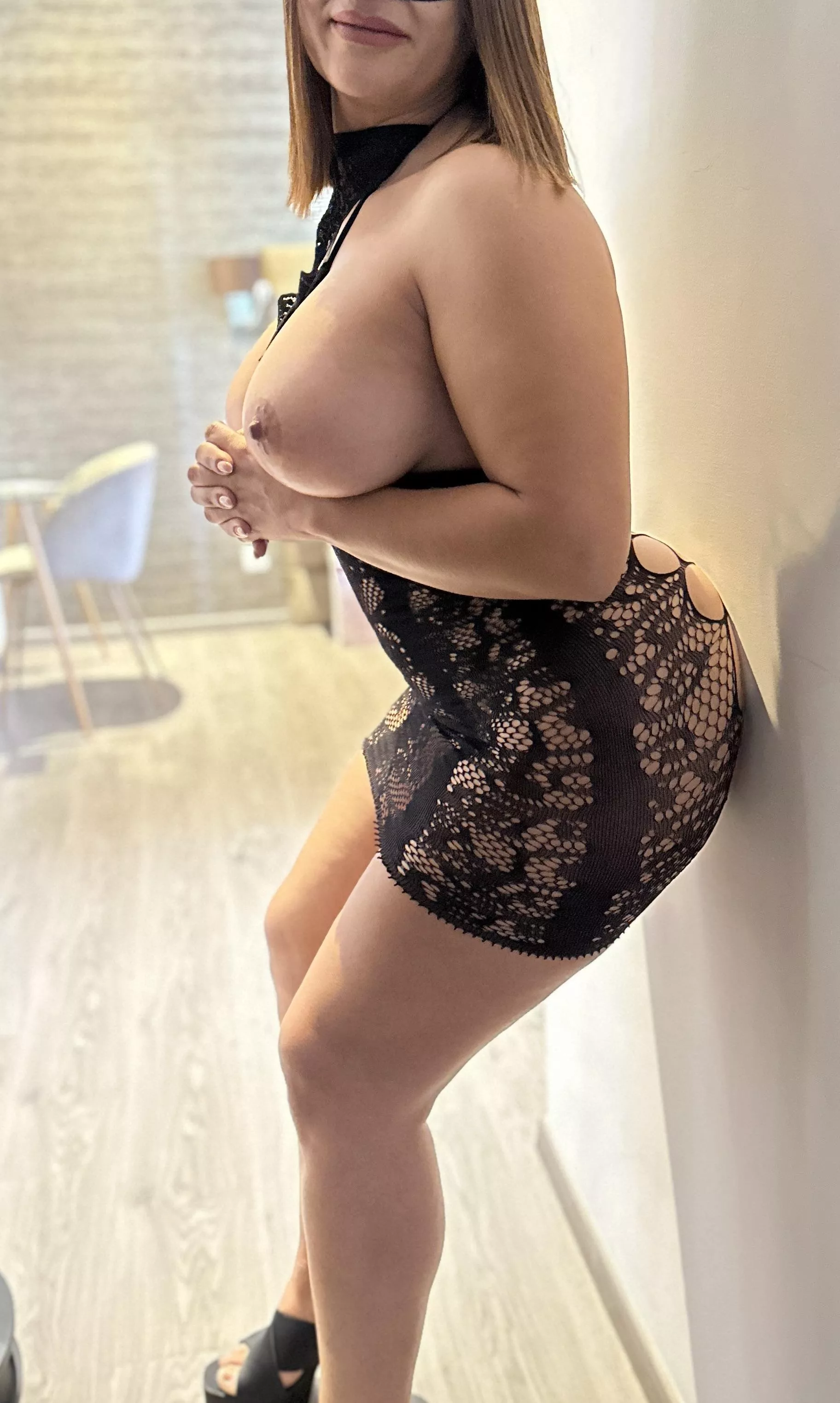 42yo 😖, curious if you’d you still fuck me on the first date ?