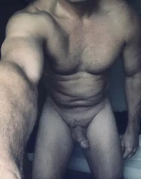 (48) I enjoy showing off