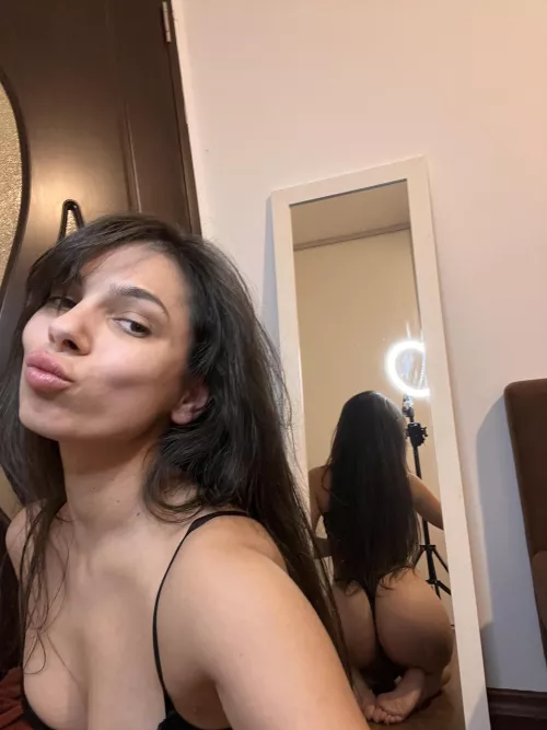 A selfie with or without my butt? you choose