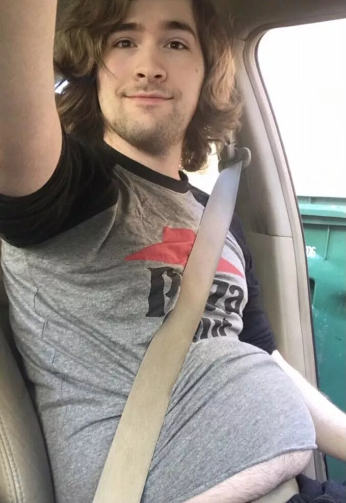 Alas I’ve realized this shirt has lived beyond its usefulness and I look dumb AF