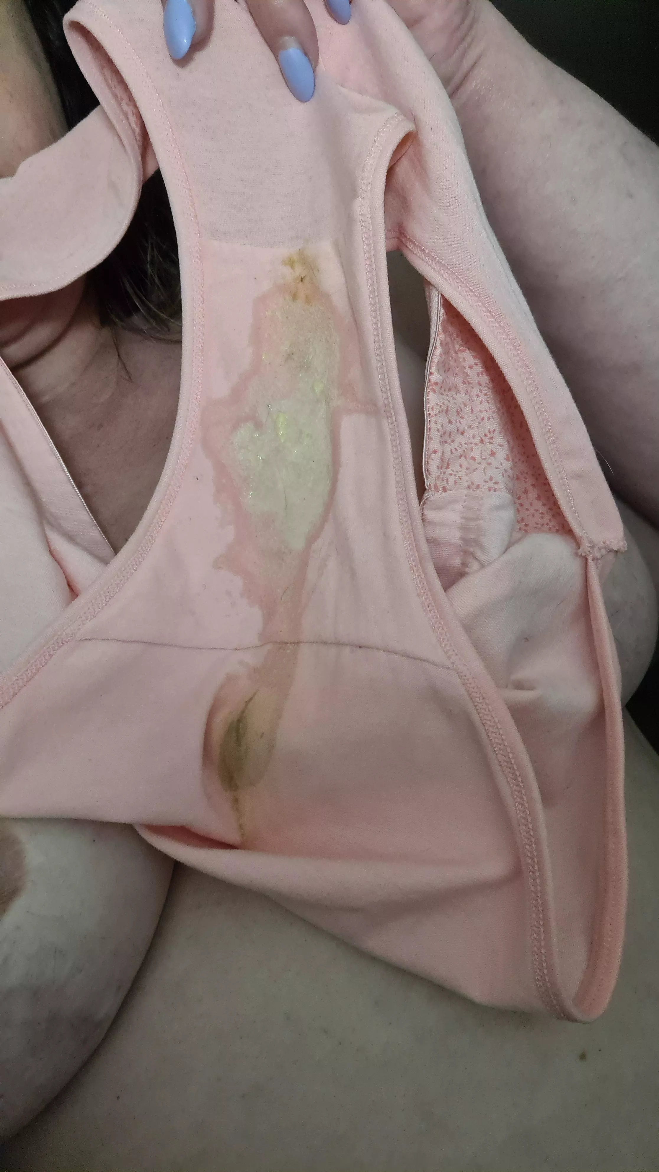 Amazing ovulation grool and some skids! Intoxicating scent!