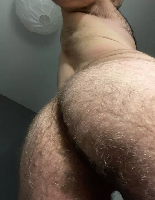 Anyone into furry butts?