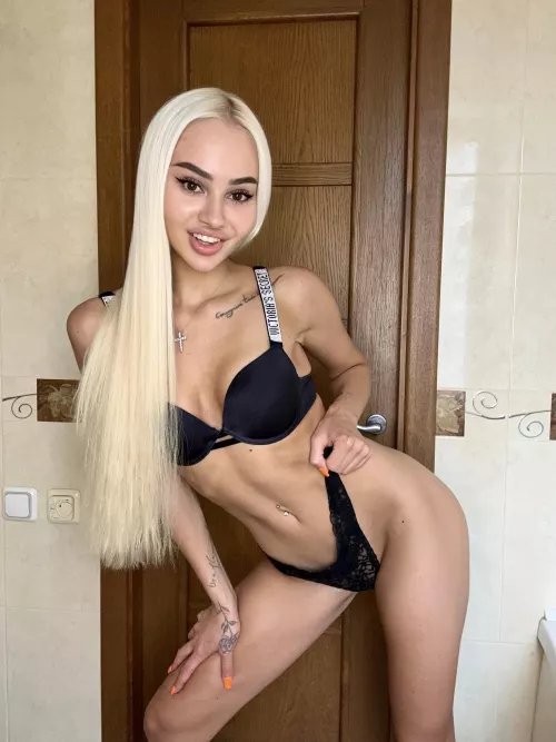 Come play with me? I am bored