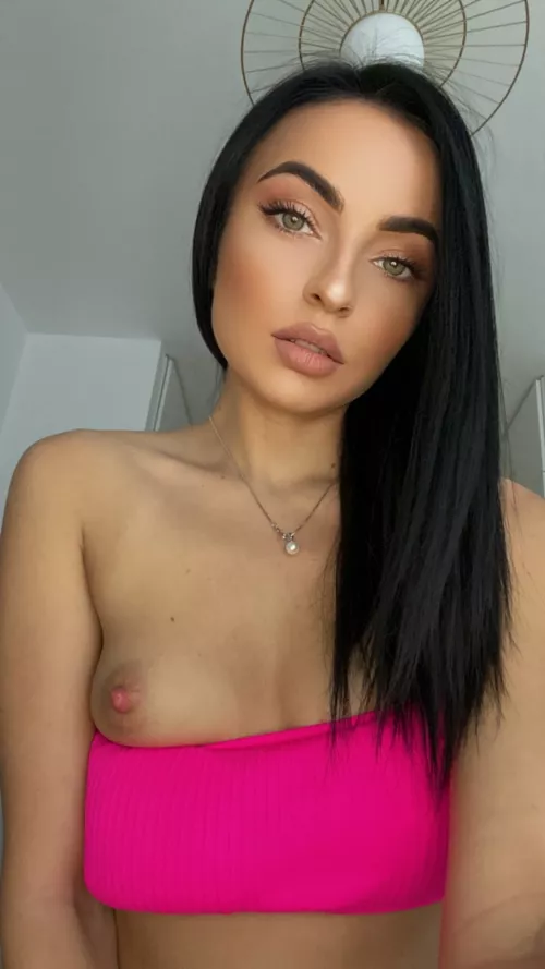 Every reaction gets a free nude, test me