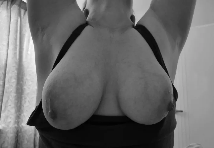 (f)49 Uplifting boobs for your wednesday