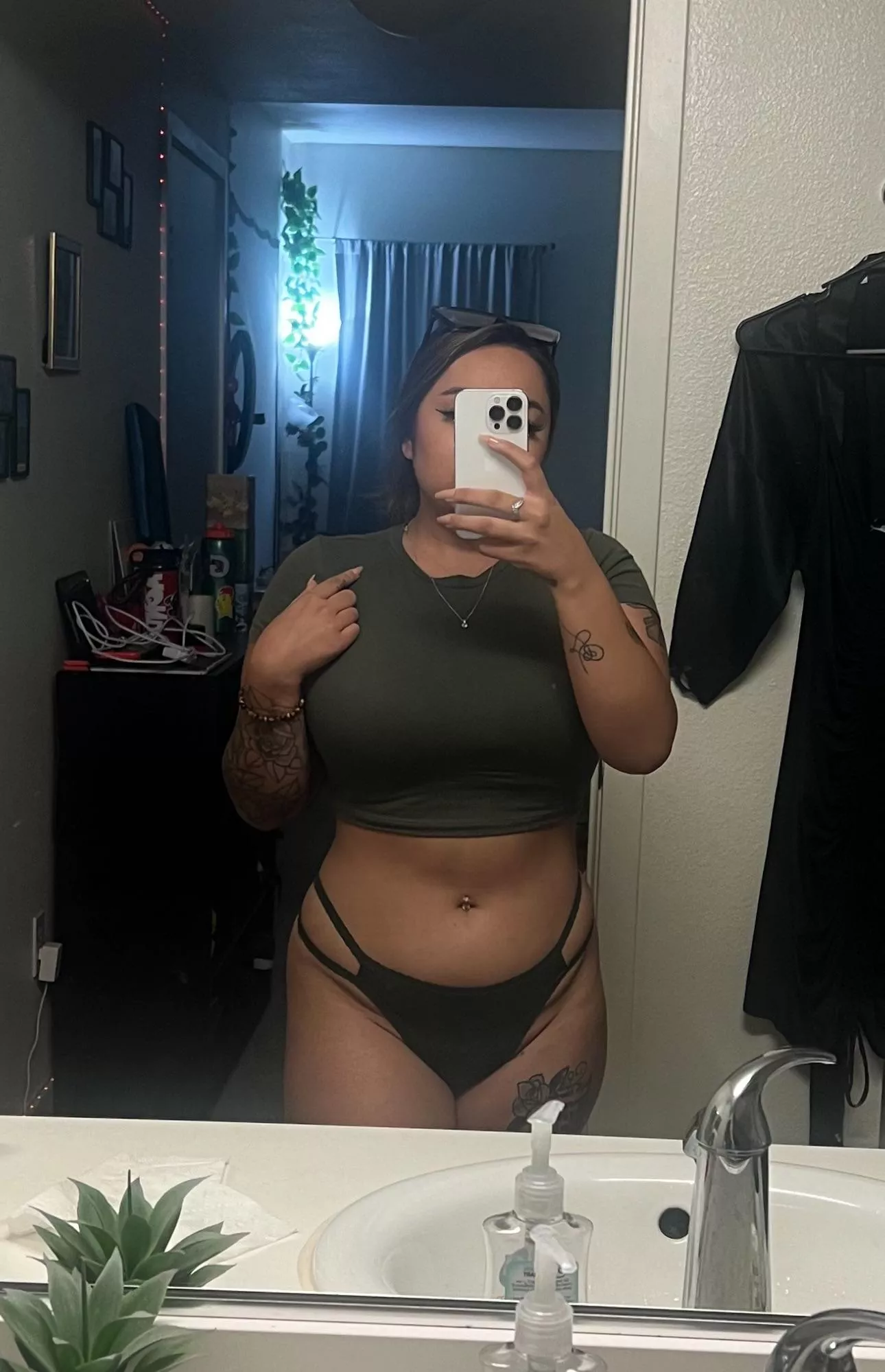 Face reveal yes or no