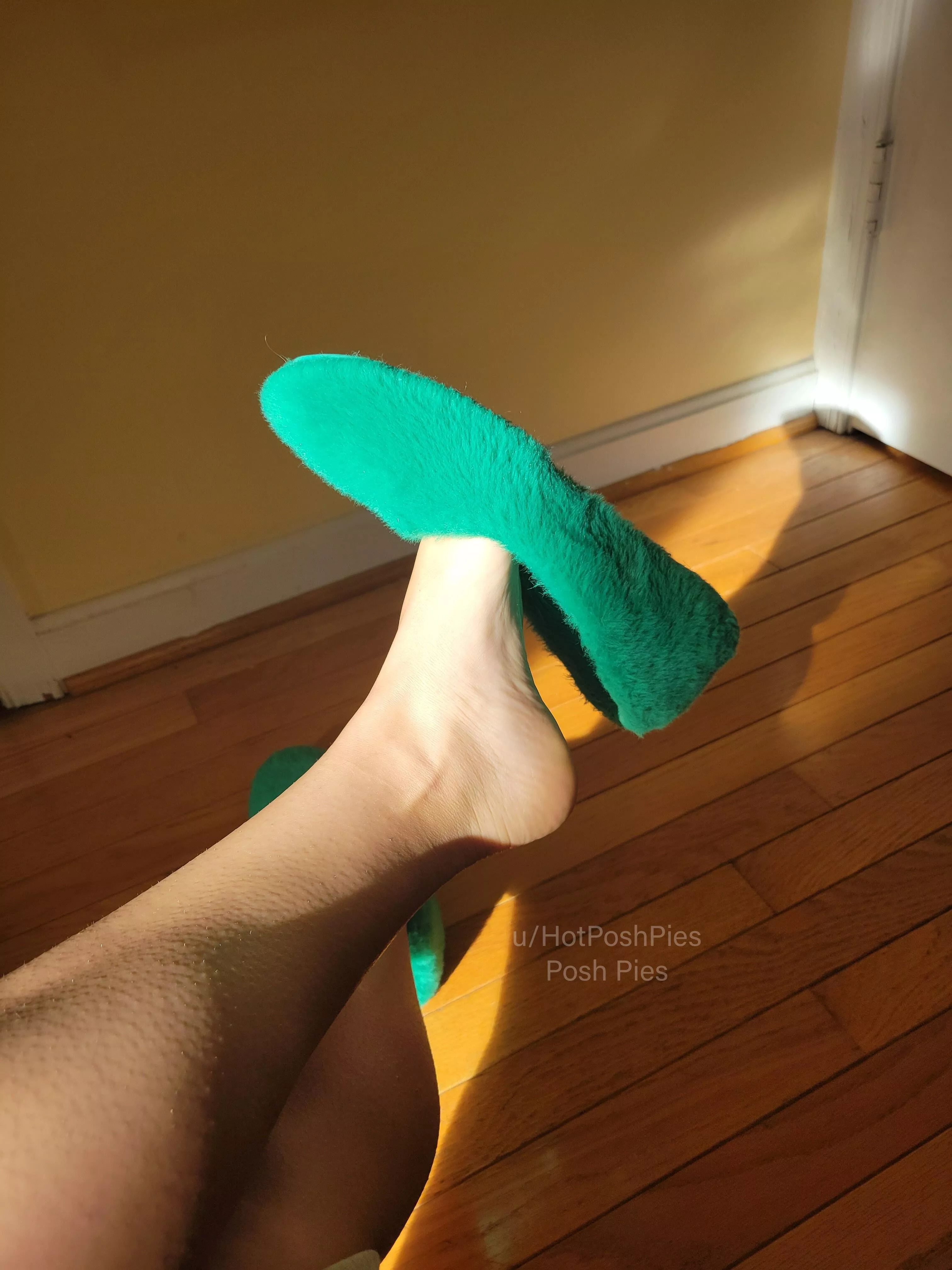 God I’m freezing today! These slippers keep me warm all winter long 😉