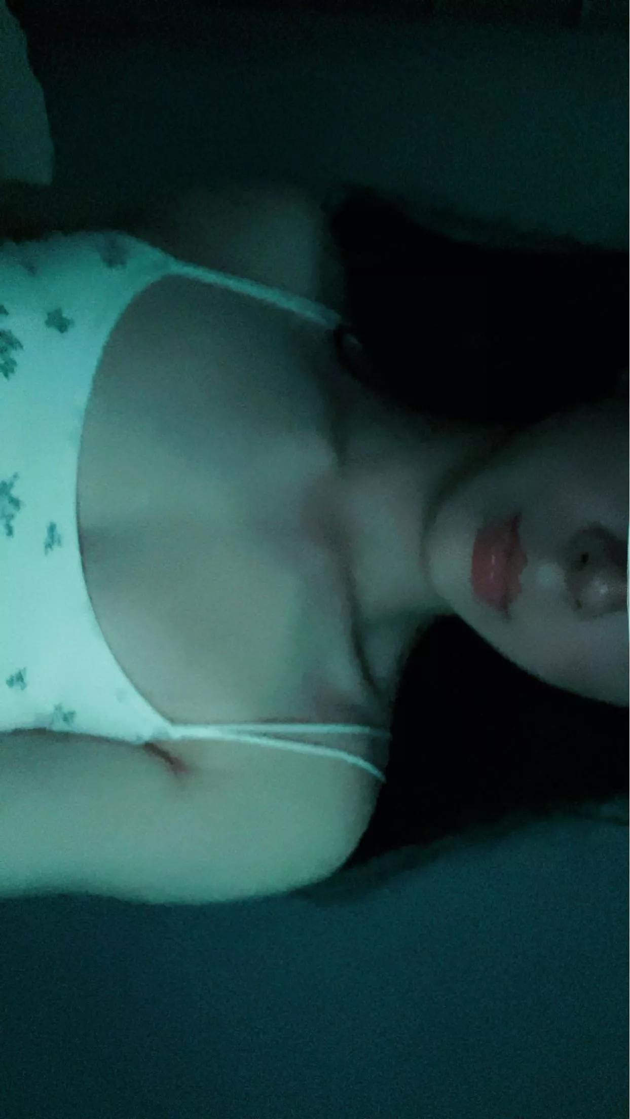 hey i’m new here! be nice pls ;-;