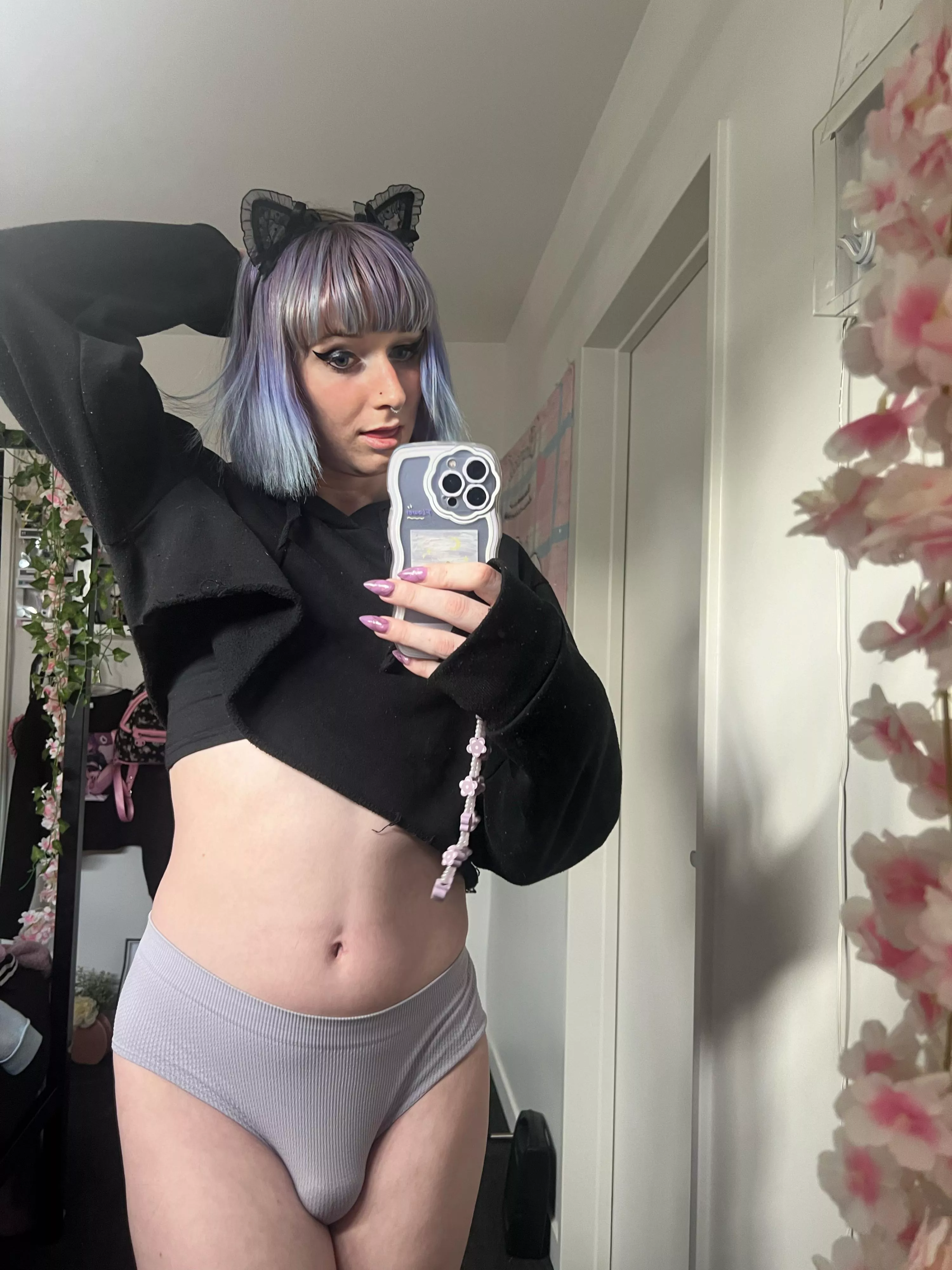 If I text you this and told you to come over.. how would you respond? 💕