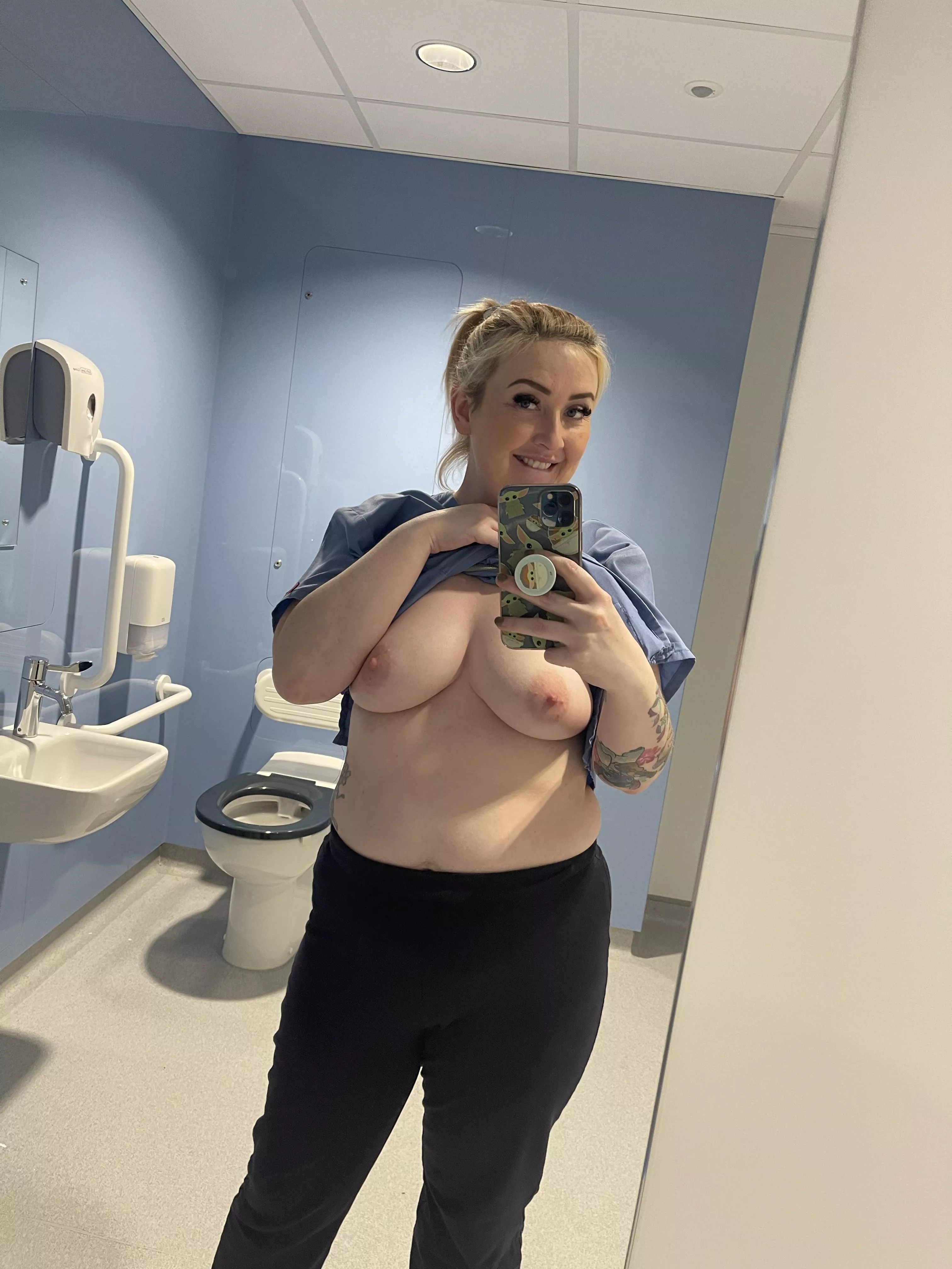 I’m Lana and I’m gonna be your nurse 😉