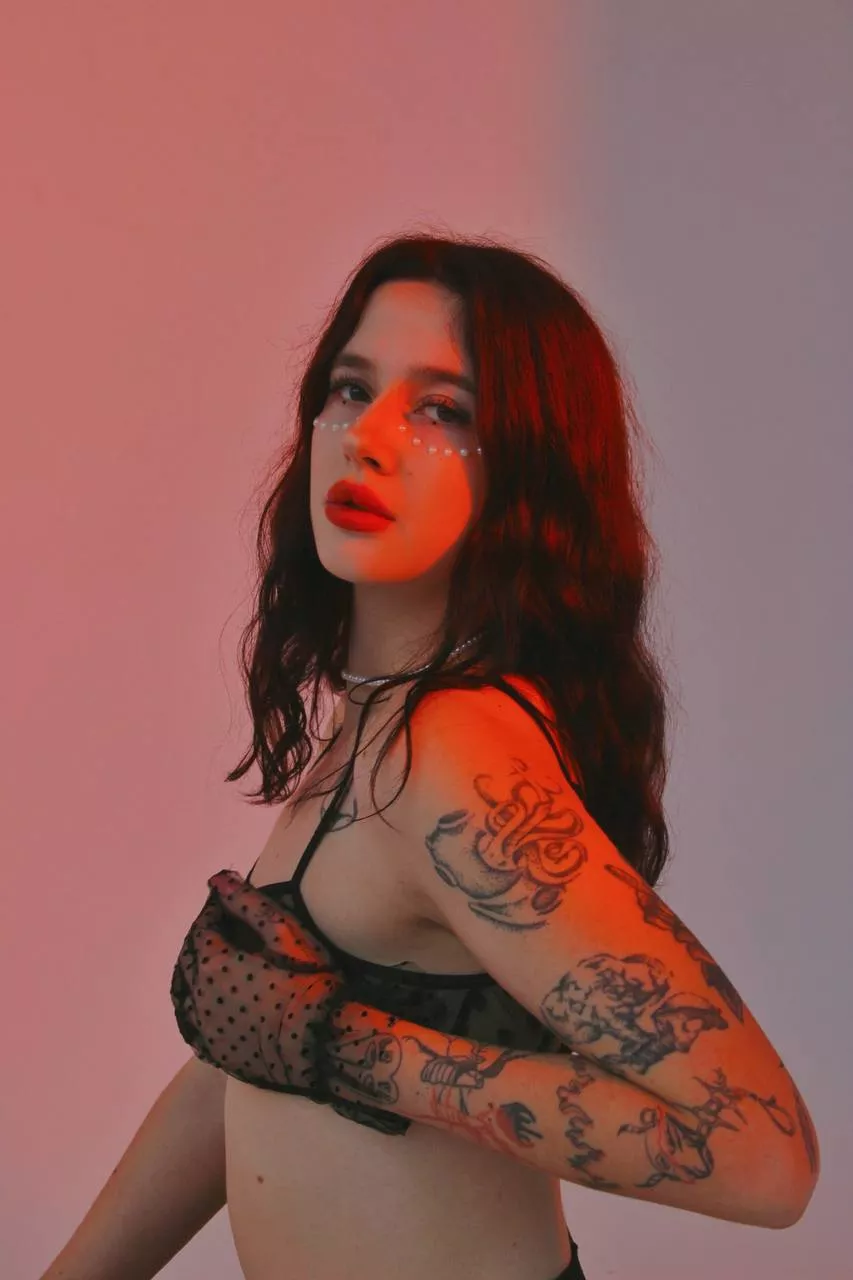 Small and pretty but I love to play rough