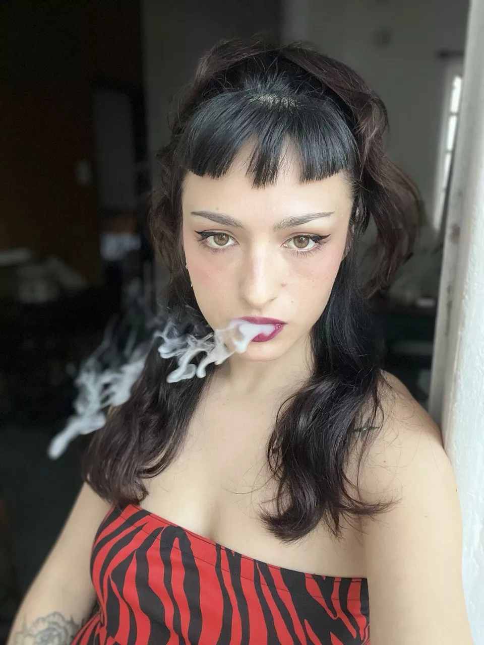 Smoking after fucking is beautiful, shall we try?